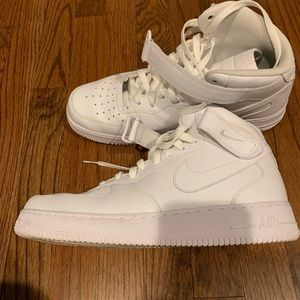 Nike Air Force Ones Sneakers
